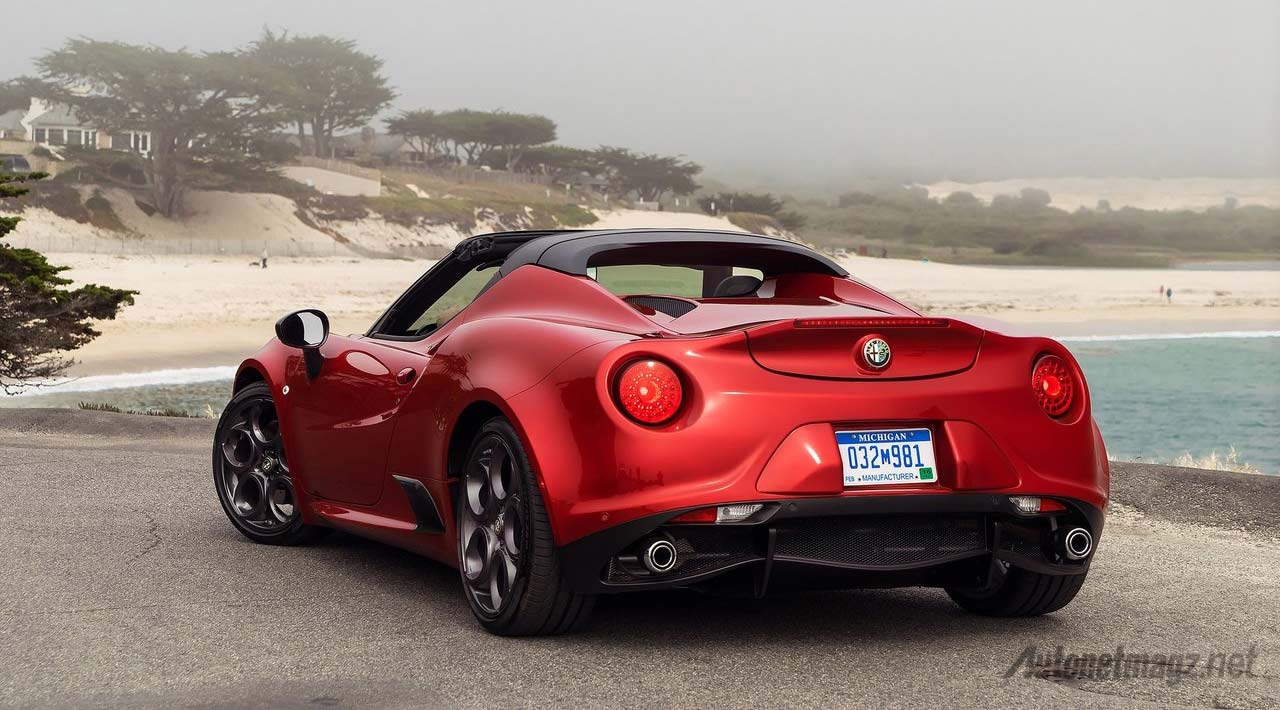 Alfa Romeo 4C Spider Red