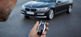 BMW-7-Series-G11-2016-touchscreen-idrive