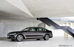 Teknologi Antar BMW 7 Series Menjadi World Luxury Car 2016 Teknologi Antar BMW 7 Series Menjadi World Luxury Car 2016