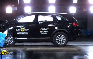 KIA Sorento 2015 Raih Skor Tes Tabrak ANCAP Tertinggi KIA Sorento 2015 Raih Skor Tes Tabrak ANCAP Tertinggi