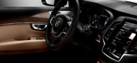 Volvo-XC90-Interior-steering