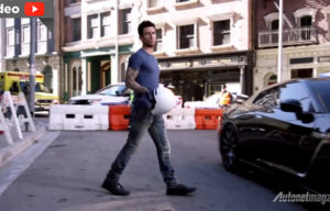 Wih, Adam Levine ‘Maroon 5’ Ditantang Nyanyi Sambil Dibawa Ngebut Naik Nissan GT-R! Wih, Adam Levine ‘Maroon 5’ Ditantang Nyanyi Sambil Dibawa Ngebut Naik Nissan GT-R!