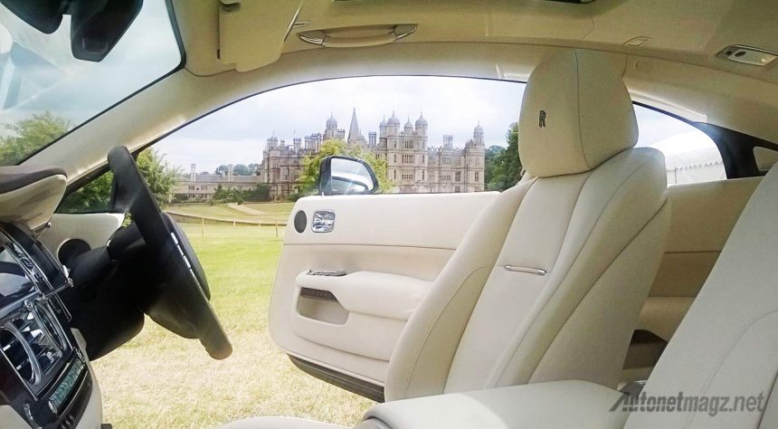 Acara Kumpul Rolls-Royce Terbesar Sedunia Berlangsung di Inggris Acara Kumpul Rolls-Royce Terbesar Sedunia Berlangsung di Inggris