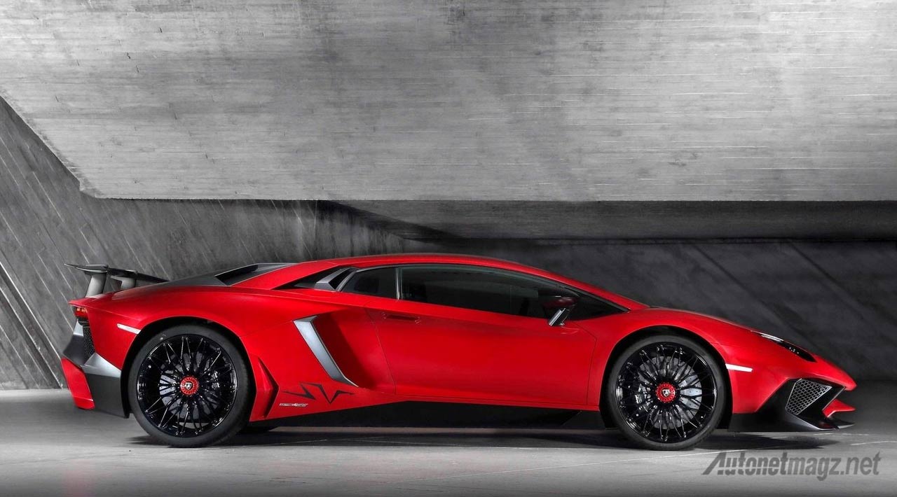 Berita, lamborghini-aventador-sv-side: Masih Ingin Membeli Aventador SV? Lamborghini Segera Buatkan Versi Roadsternya