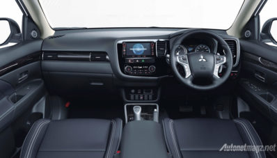 Mitsubishi Outlander Facelift Siap Tanding di Kandang Sendiri Mitsubishi Outlander Facelift Siap Tanding di Kandang Sendiri