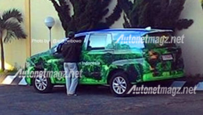 Spy Shot : All New Toyota Innova 2015 Sedang Dites di Indonesia, Kamuflasenya Unik! Spy Shot : All New Toyota Innova 2015 Sedang Dites di Indonesia, Kamuflasenya Unik!