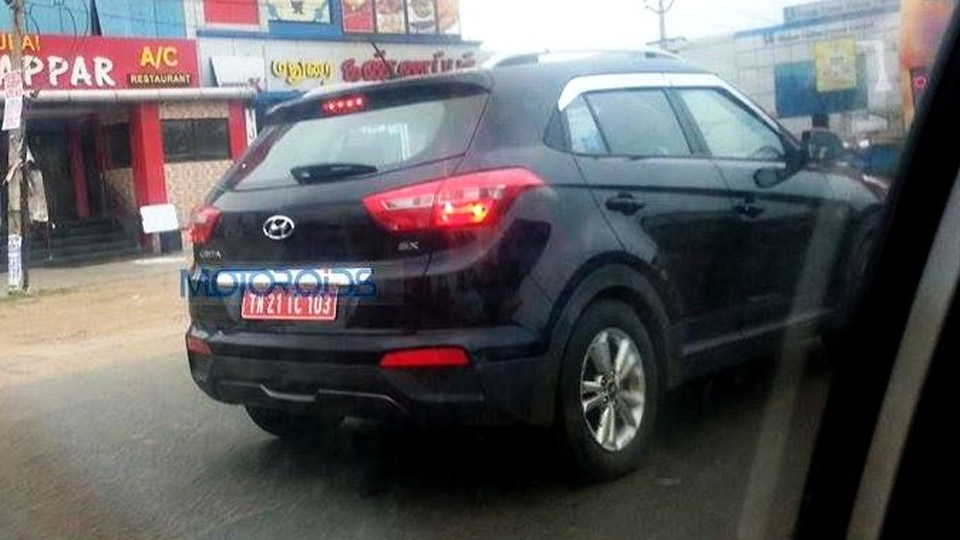 Berita, spy-shot-hyundai-creta-rear: Small SUV Hyundai Creta Berkeliaran di Jalan Tanpa Penyamaran