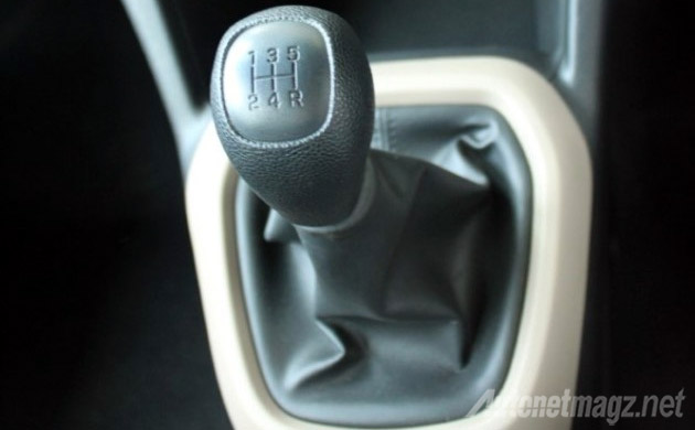 Berita, transmisi-manual-hyundai-grand-i10x: First Impression Review dan Test Drive Hyundai Grand i10X oleh AutonetMagz