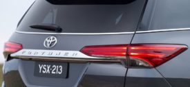 2016-Toyota-Fortuner-Thailand-Rear-Quarter