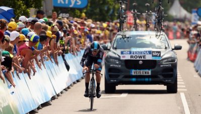 Debut Pertama Jaguar F-Pace Sebagai Mobil Support Tour De France Debut Pertama Jaguar F-Pace Sebagai Mobil Support Tour De France