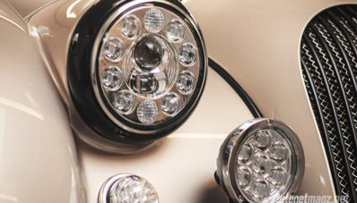 Morgan AR Plus 4 Dengan Mesin Cosworth 225 HP, Sportscar Berbentuk Klasik