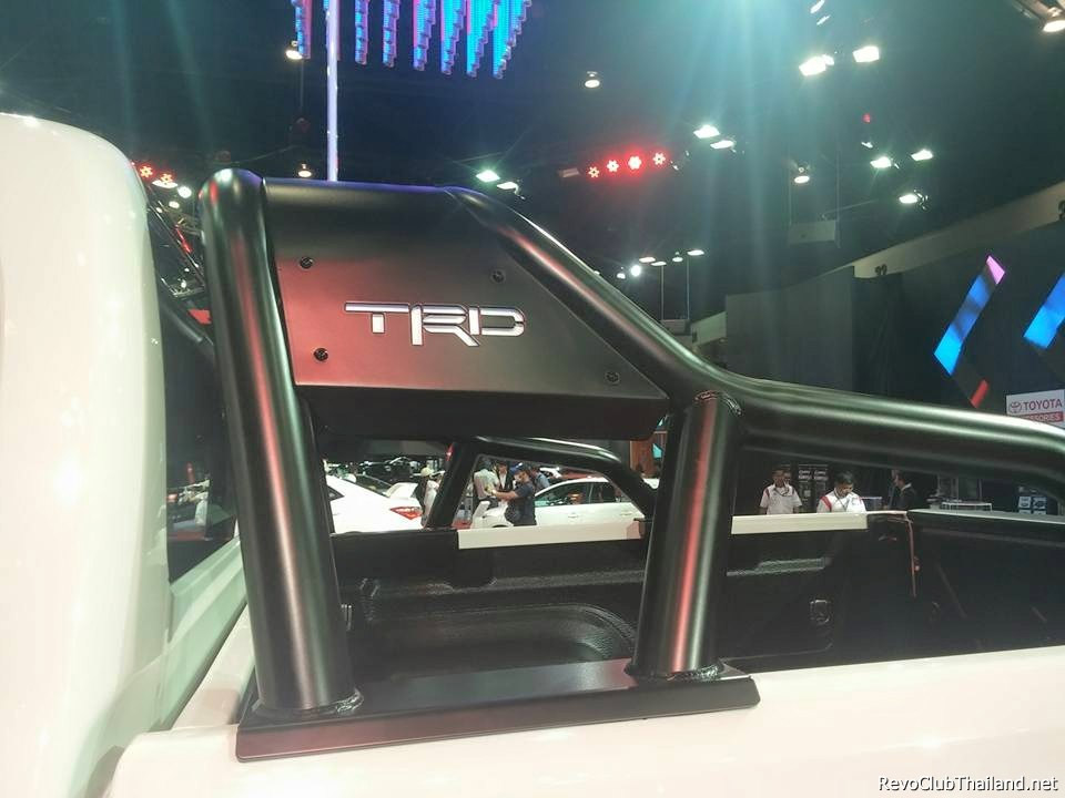 Berita, rear-stabilizer-bar-toyota-hilux-trd: Toyota Hilux 2015 Sudah Dipermak oleh TRD Sports, Ini Hasilnya!