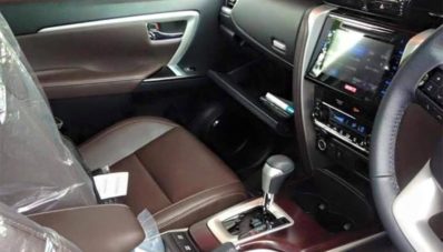 Toyota Fortuner 2015 (Lagi-Lagi) Tertangkap Kamera Tanpa Penyamaran, Fiturnya Mulai Ketahuan! Toyota Fortuner 2015 (Lagi-Lagi) Tertangkap Kamera Tanpa Penyamaran, Fiturnya Mulai Ketahuan!
