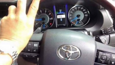 Toyota Fortuner 2015 (Lagi-Lagi) Tertangkap Kamera Tanpa Penyamaran, Fiturnya Mulai Ketahuan! Toyota Fortuner 2015 (Lagi-Lagi) Tertangkap Kamera Tanpa Penyamaran, Fiturnya Mulai Ketahuan!