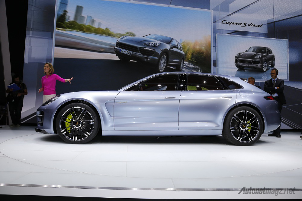 Berita, tampilan-Porsche-Panamera-Sport-Turismo-electric-vehicle-samping: Porsche Bakal Menerjunkan Panamera Junior EV Ke Frankfurt Motor Show 2015