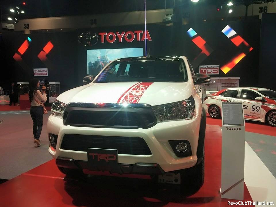 Berita, toyota-hilux-trd: Toyota Hilux 2015 Sudah Dipermak oleh TRD Sports, Ini Hasilnya!