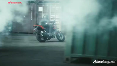 Lagi, Honda Tebar Video Teaser Honda CB150R Facelift, Lagi-Lagi Siap Bulan Agustus! Lagi, Honda Tebar Video Teaser Honda CB150R Facelift, Lagi-Lagi Siap Bulan Agustus!