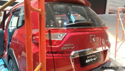 Ini Foto Bentuk Belakang dan Dashboard Honda BR-V Ini Foto Bentuk Belakang dan Dashboard Honda BR-V