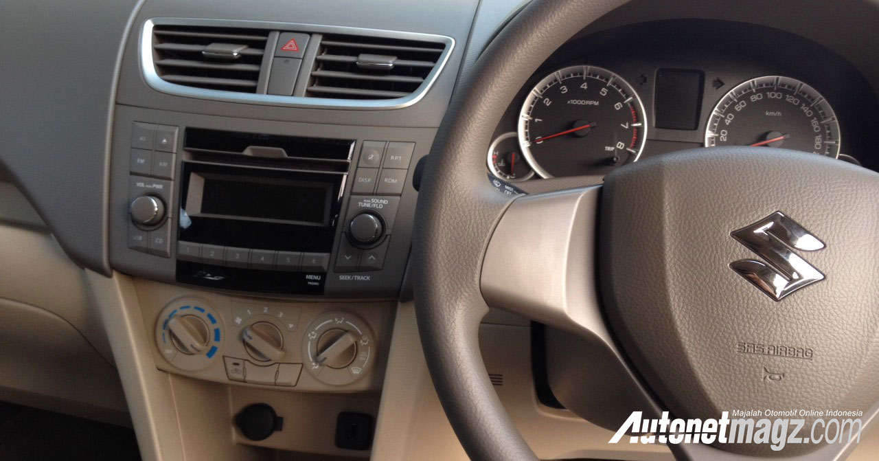 Berita, Dashboard-New-Suzuki-Ertiga-Facelift-2015: First Impression Review Suzuki Ertiga Facelift 2015