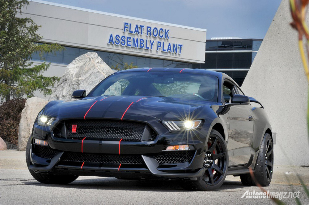 Ford-Mustang-Shelby-GT350R-front