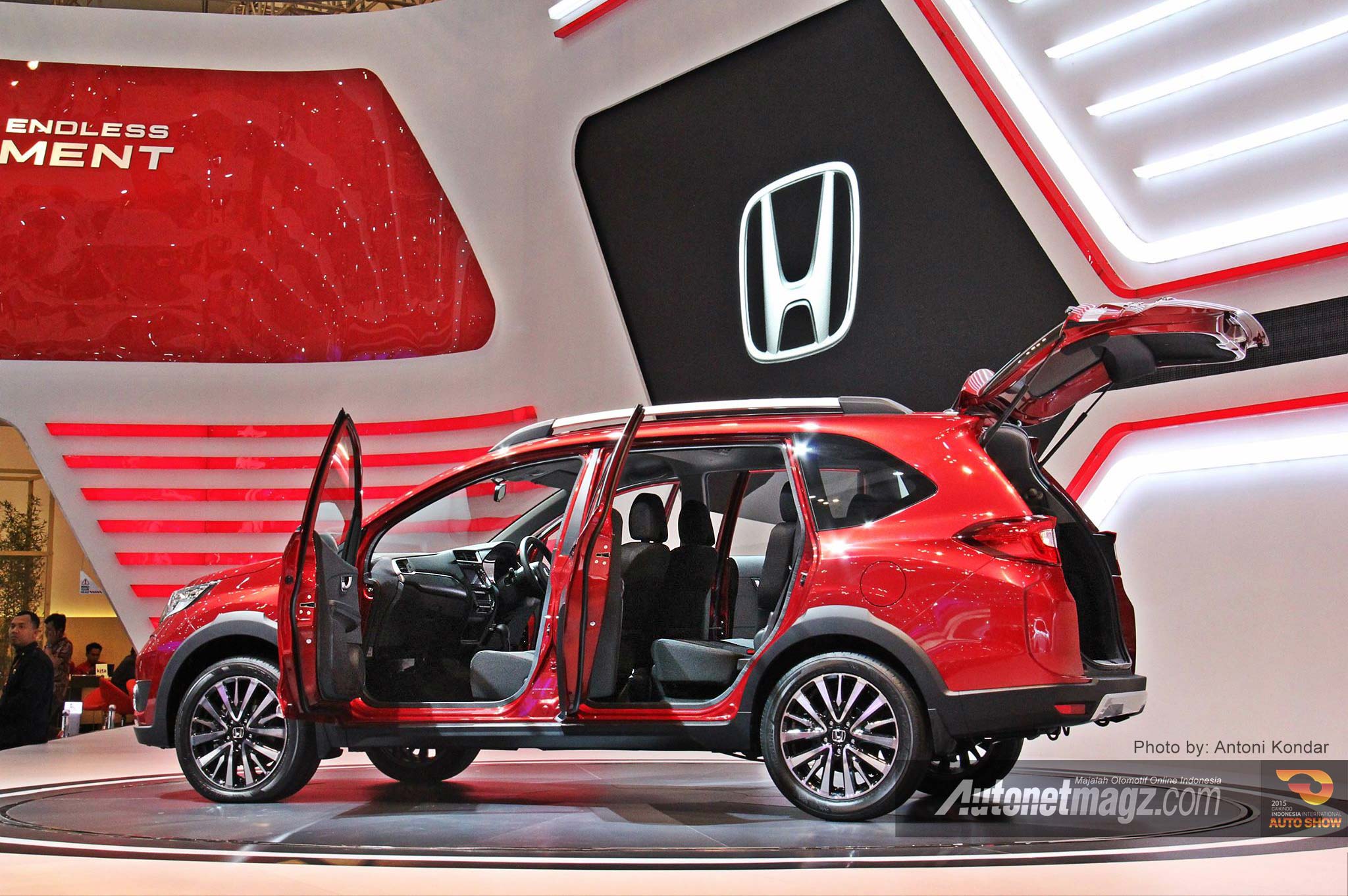 Berita, Interior kabin Honda BR-V: Spesifikasi Honda BR-V Indonesia : Sudah VSA dan Hill Start Assist!