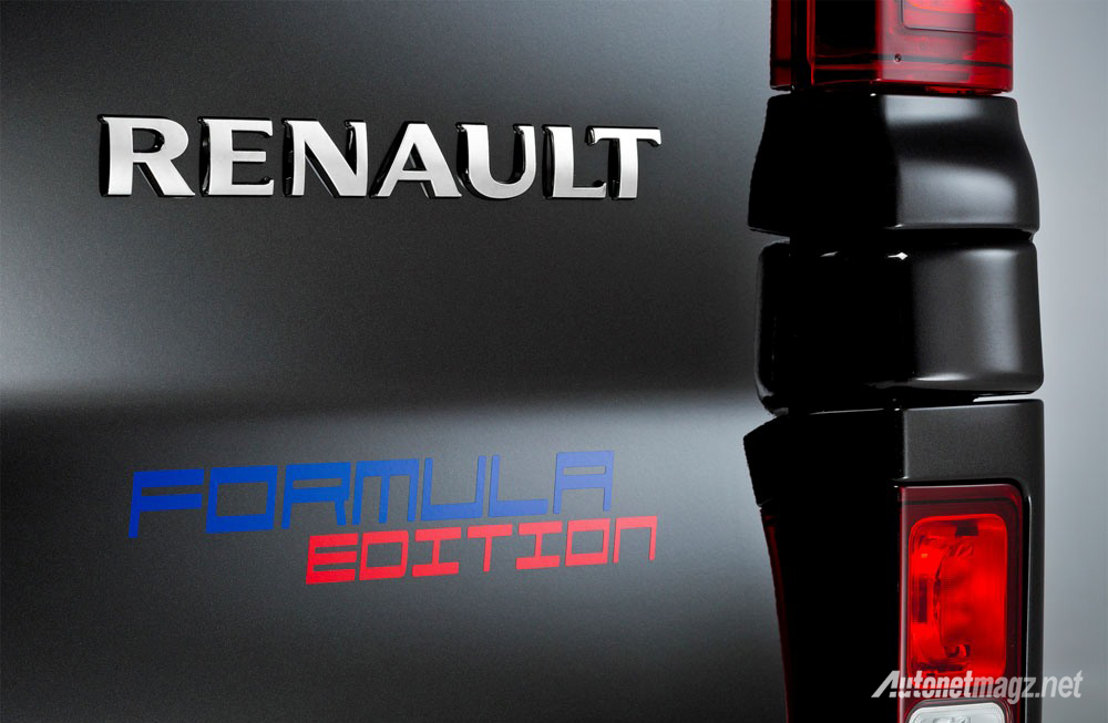 International, Renault-Trafic-Formula-Edition-2015-emblem: Satu Lagi MPV Racing! Renault Trafic Formula Edition Dijual Untuk Pasar Belanda