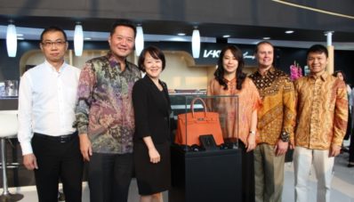 Kaca Film V-KOOL Hadir Di GIIAS 2015 dan IIMS 2015 Dengan Promo EXPERIENCE GOLD Kaca Film V-KOOL Hadir Di GIIAS 2015 dan IIMS 2015 Dengan Promo EXPERIENCE GOLD