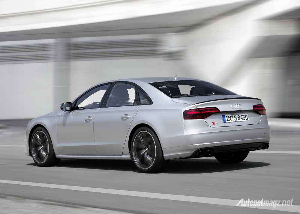 Audi, audi-s8-plus-2015-belakang: New Audi S8 Plus, Mobil Eksklusif Audi Bertenaga 608 hp, Topspeed 305 km/jam