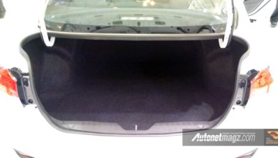 First Impression Review Suzuki Ciaz dari Gaikindo IIAS 2015