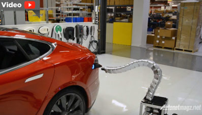 Keren, Charger Robotik Tesla Ini Bergerak Bak Ular Untuk Mencari Charger Port Pada Mobil! Keren, Charger Robotik Tesla Ini Bergerak Bak Ular Untuk Mencari Charger Port Pada Mobil!