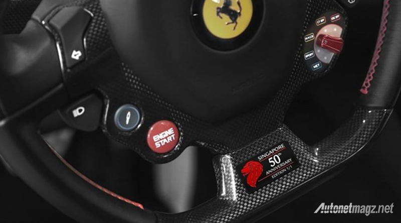 Berita, ferrari-sg50-f12-berlinetta-steering-wheel: Rayakan 50 Tahun Kemerdekaan Singapura, Ferrari F12 Berlinetta Edisi Khusus Dirilis