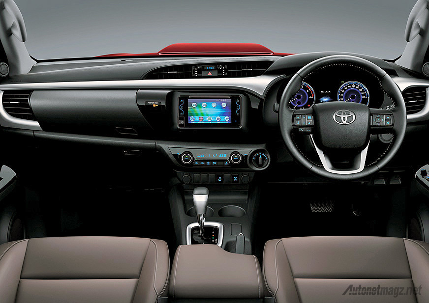 Berita, kabin interior All New Toyota Hilux baru 2015: Toyota All New Hilux Hadir di GIIAS 2015, Paduan Kenyamanan dan Ketangguhan
