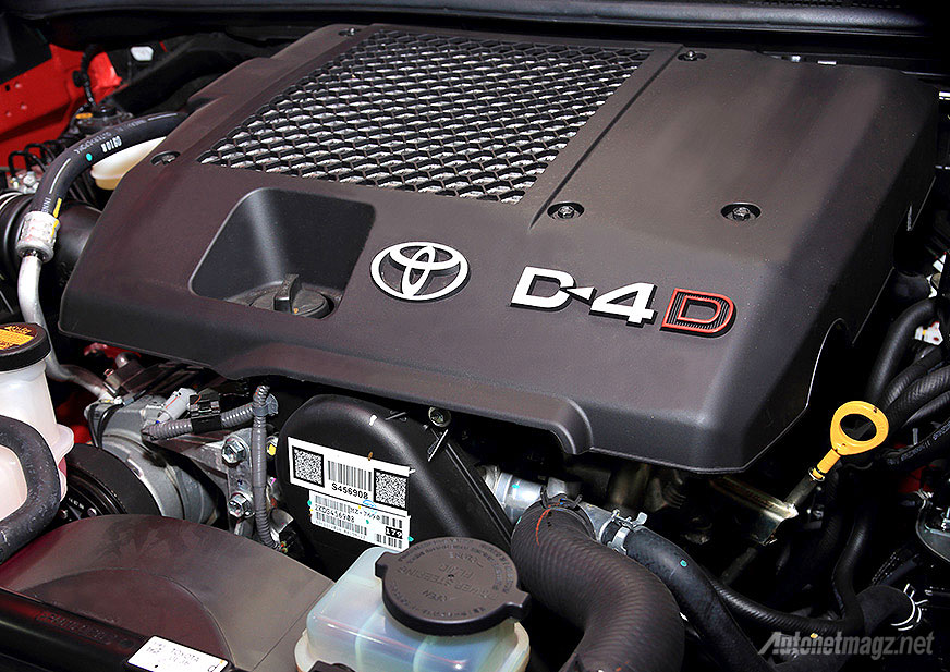Berita, mesin Toyota Hilux baru all new facelift 2015: Toyota All New Hilux Hadir di GIIAS 2015, Paduan Kenyamanan dan Ketangguhan