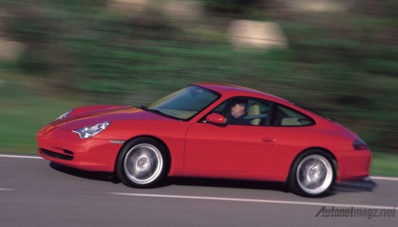 Gila, Iphone 4S dan 5S Diuji Coba Menjadi Kampas Rem Pada Porsche 911!