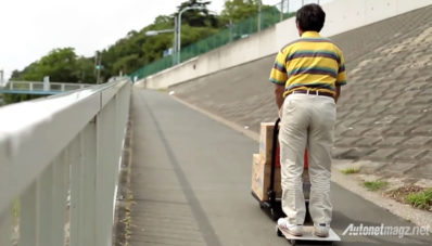 Produsen Jepang Ciptakan Kendaraan Elektrik Terkecil di Dunia, Bentuknya Mirip Papan Talenan Produsen Jepang Ciptakan Kendaraan Elektrik Terkecil di Dunia, Bentuknya Mirip Papan Talenan