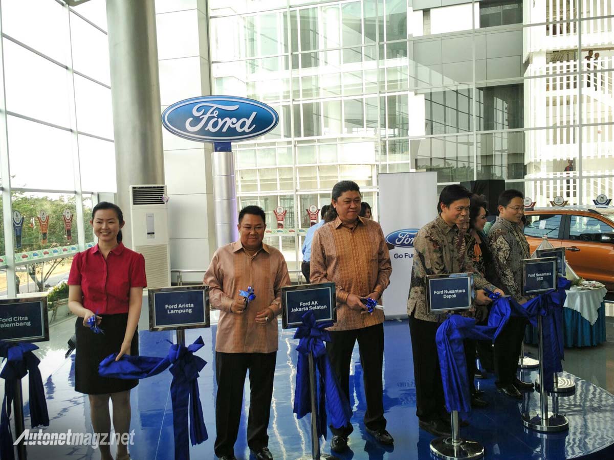 Ford, Bagus Susanto Managing Director Ford Motor Indonesia meresmikan dealer Nusantara Ford BSD: Ford Indonesia Membuka Sembilan Dealer Baru Dengan Standar Global Ford