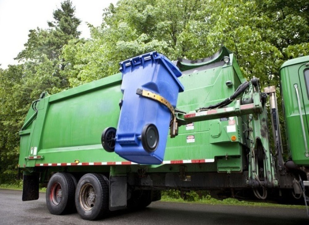 Hi-Tech, Garbage-truck-auto-mechaninsm: Volvo Menggarap Proyek Truk Sampah Dilengkapi Robot Yang Mengambil Sampah Rumah Anda