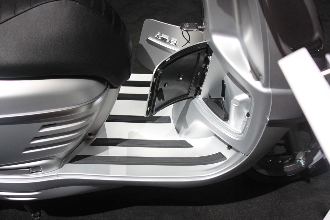 Motor Baru, Peugeot_Django_Deck: First Impression Review Dan Test Drive Peugeot Django Dari IIMS 2015 with Video