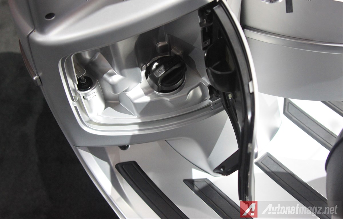 Motor Baru, Peugeot_Django_fuel-lid: First Impression Review Dan Test Drive Peugeot Django Dari IIMS 2015 with Video