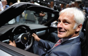 CEO Porsche, Matthias Müller Resmi Menjabat Sebagai CEO Baru Volkswagen CEO Porsche, Matthias Müller Resmi Menjabat Sebagai CEO Baru Volkswagen