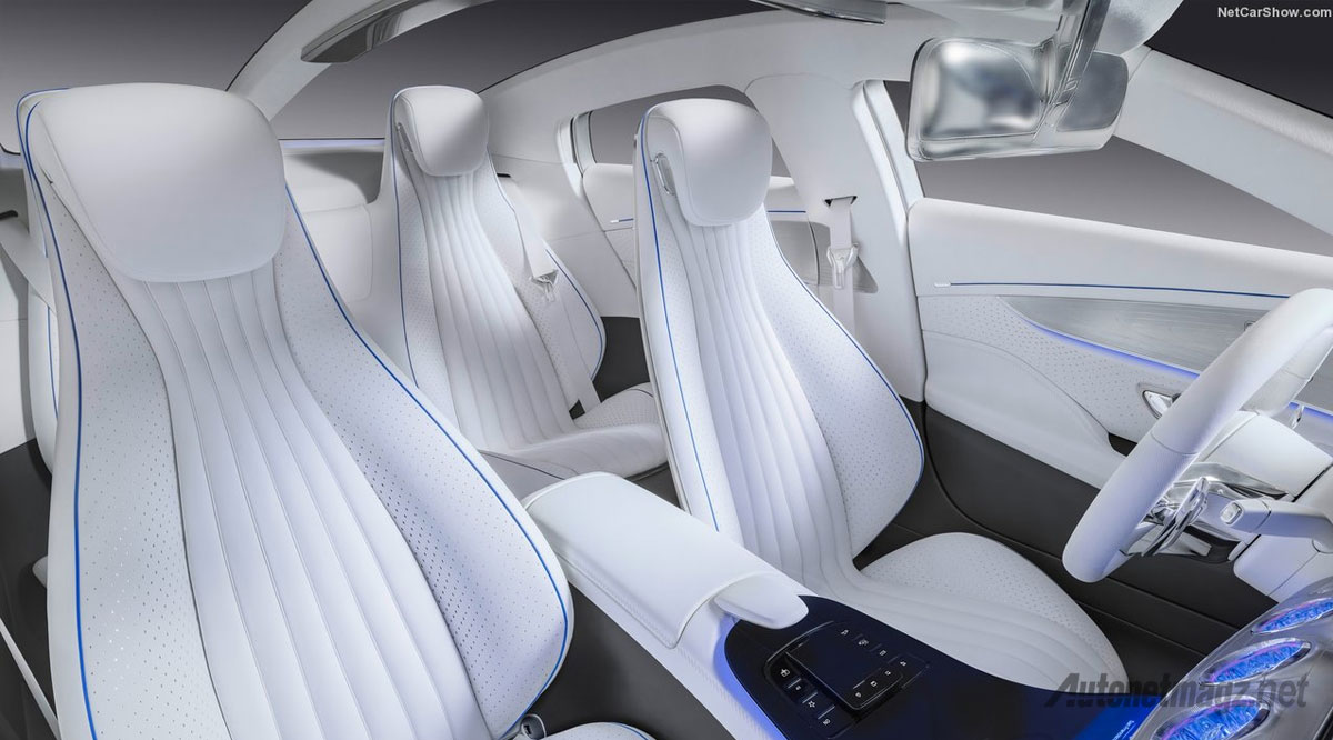 Berita, kabin-mercedes-benz-iaa-concept: Mercedes Benz IAA Concept Tunjukkan Mobil Pintar yang Bisa Berubah Bentuk Tergantung Kecepatan