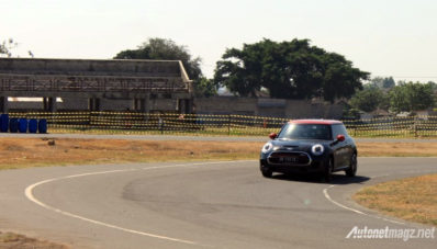 Driving Impression MINI Cooper JCW : Ini Dia Go-Kart Versi Jalan Raya! Driving Impression MINI Cooper JCW : Ini Dia Go-Kart Versi Jalan Raya!