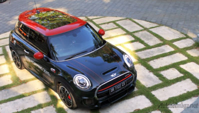 First Impression Review MINI Cooper JCW : Exciting British Pocket Rocket!