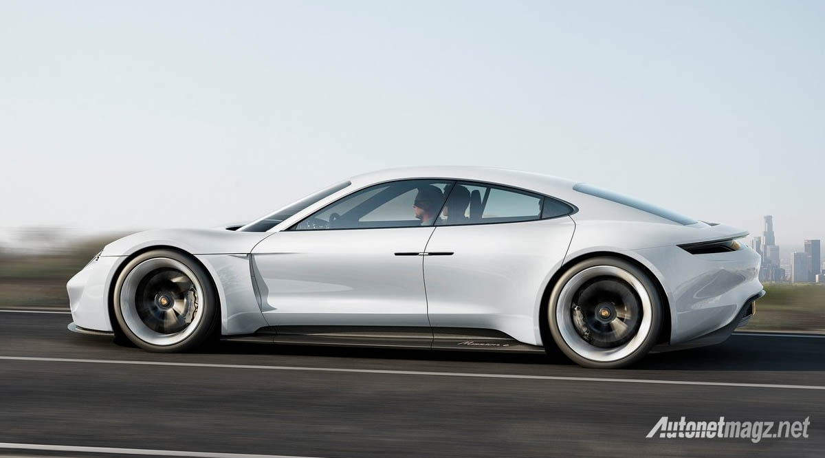 Berita, porsche mission e side: Porsche Mission E Concept Incar Tesla Dengan Serangan Tenaga 600 HP dan Jarak Tempuh 500 Kilometer