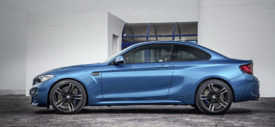 BMW-M2-Coupe-rear-on-track