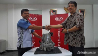 KIA Indonesia Sumbangkan Mesin dan Transmisi Untuk Bahan Latihan Siswa SMK KIA Indonesia Sumbangkan Mesin dan Transmisi Untuk Bahan Latihan Siswa SMK