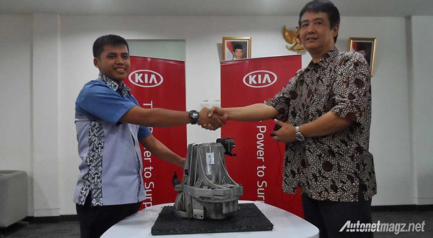 KIA Indonesia Sumbangkan Mesin dan Transmisi Untuk Bahan Latihan Siswa SMK KIA Indonesia Sumbangkan Mesin dan Transmisi Untuk Bahan Latihan Siswa SMK