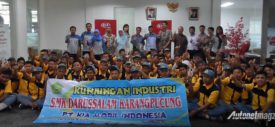 Kunjungan siswa STM ke bengkel resmi KIA Indonesia