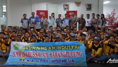 KIA Indonesia Sumbangkan Mesin dan Transmisi Untuk Bahan Latihan Siswa SMK KIA Indonesia Sumbangkan Mesin dan Transmisi Untuk Bahan Latihan Siswa SMK