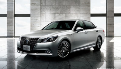 Toyota Beri Penyegaran Pada Toyota Crown di Tokyo Motor Show 2015 Toyota Beri Penyegaran Pada Toyota Crown di Tokyo Motor Show 2015